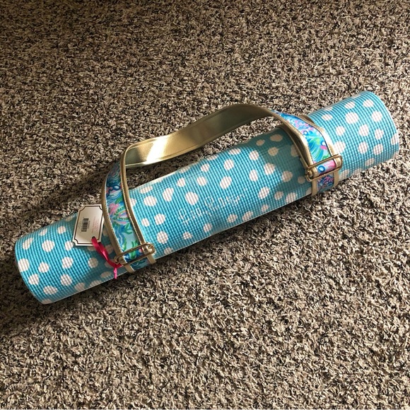 π₯π₯MOVING SALEπ₯π₯NWT Lilly Pulitzer Aqua La Vista yoga mat 24β x 68β adjustable st - Picture 8 of 8